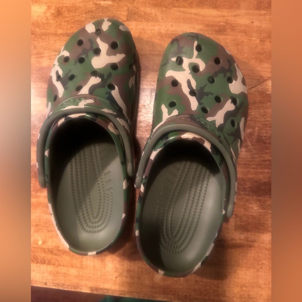 Camouflage crocs